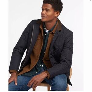 Like new Barbour
Men's Lutz Quilted Jacket size XL NAVY